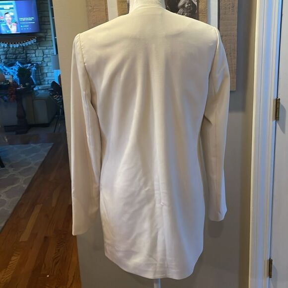 Katherine Barclays Off White Jacket with black zipper - Picture 5 of 7